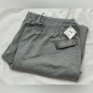 NWT-Zena Sport Women Plus 3X Capri Length Leisure Activewear Light Gray Joggers
